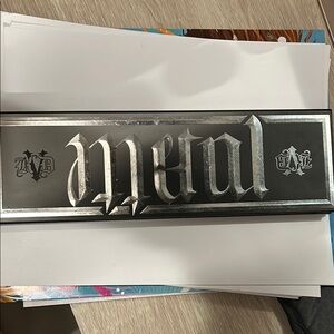 Metal Eyeshadow Palette